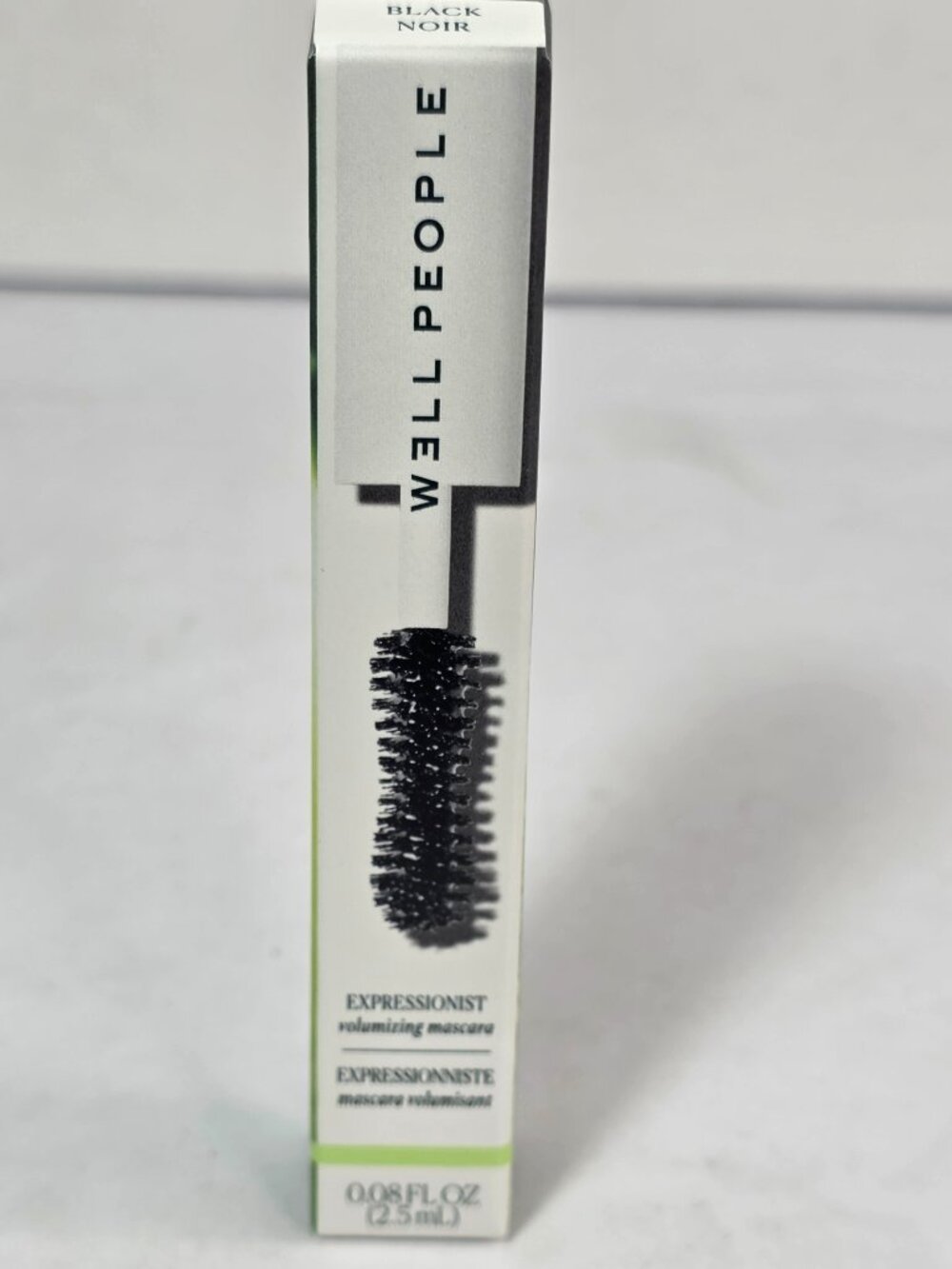 Well People Expressionist Volumizing Mascara Blk